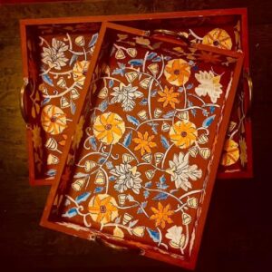 Rectangular trays with metal  handles